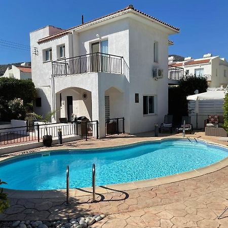 Villa Laurel Peyia Luaran gambar