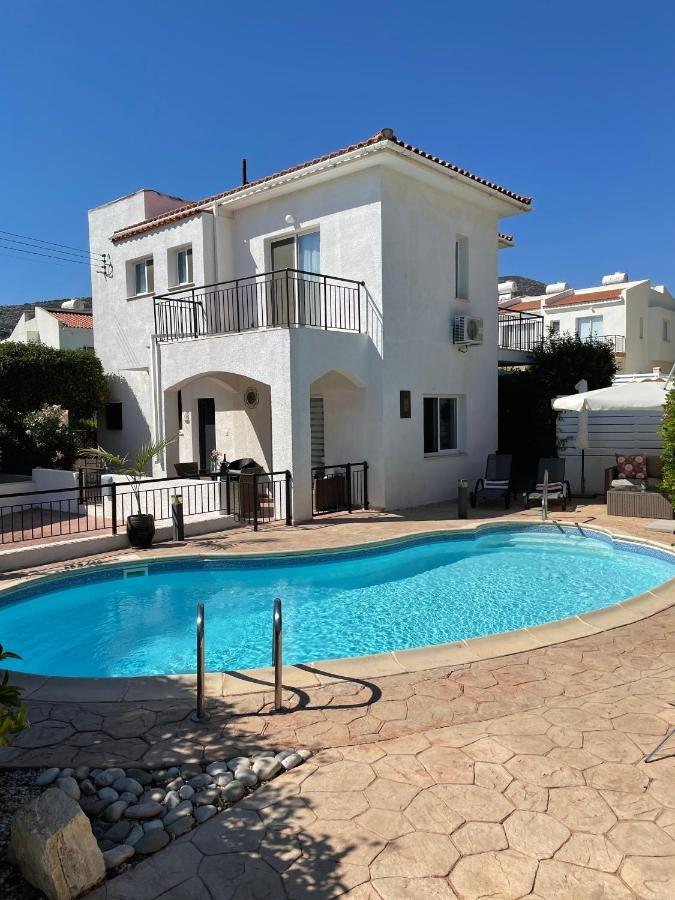 Villa Laurel Peyia Luaran gambar